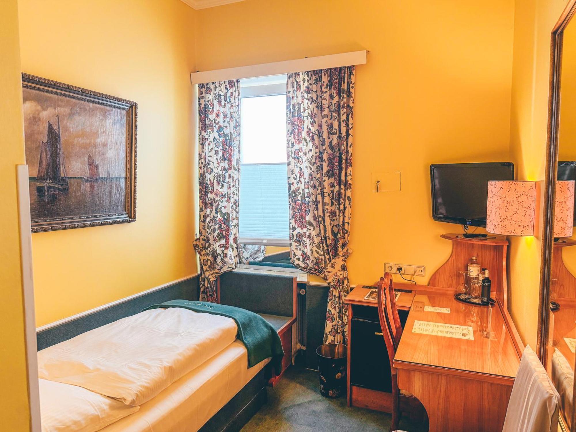 Hotel Mittelweg Hamburgo Habitación foto